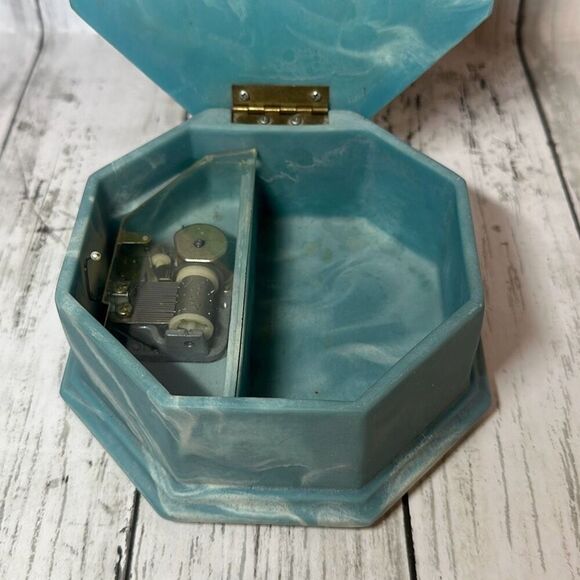 Vintage Blue Butterfly Soapstone Octagon Trinket Box Design Gifts International - Picture 7 of 9